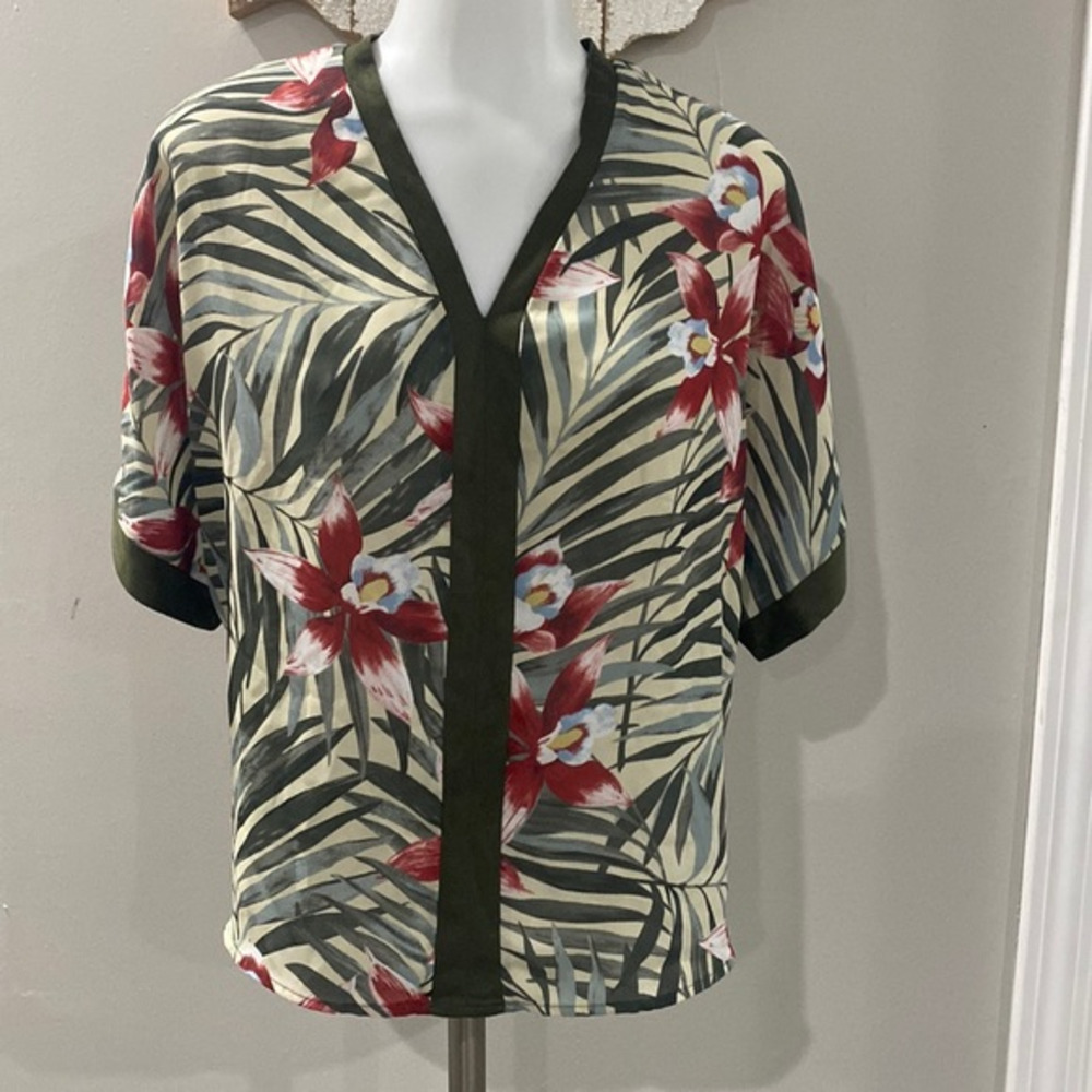 W5 Tropical Print Blouse‎